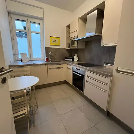 Apartment En 3 Lys
